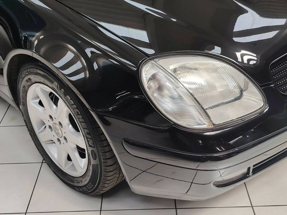 Bild 15/46 von Mercedes-Benz SLK 200 (2000)