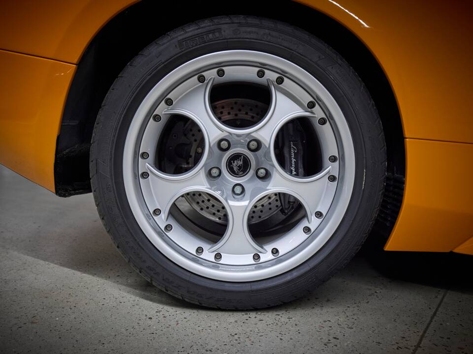 Image 43/99 of Lamborghini Murciélago (2003)