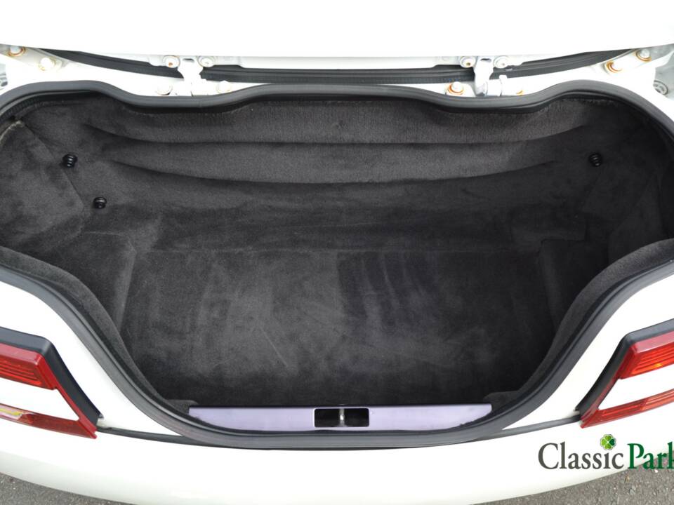 Image 13/50 of Aston Martin V8 Vantage (2007)