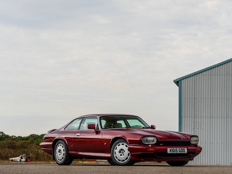 Imagen 32/50 de Jaguar XJRS 6.0 (1993)