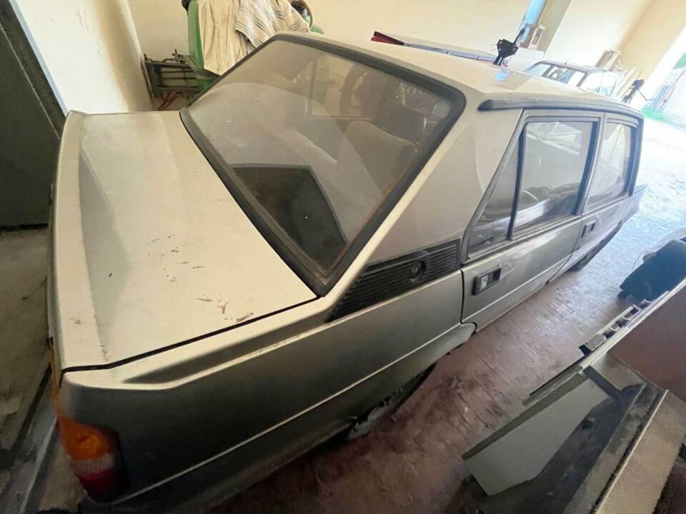 Image 5/10 of Alfa Romeo Giulietta 2.0 (1983)