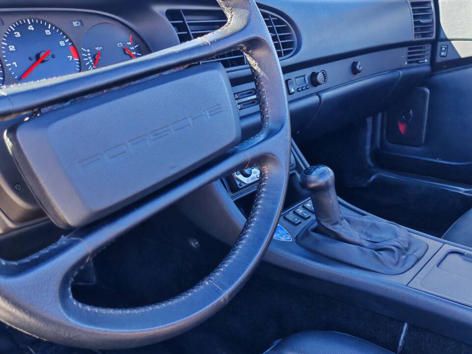 Immagine 41/49 di Porsche 944 S2 (1991)