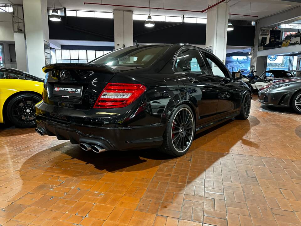 Bild 27/38 von Mercedes-Benz C 63 AMG (2013)