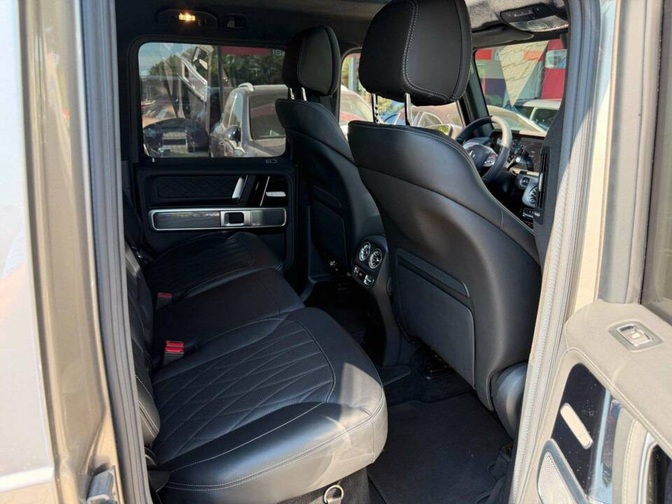 Image 24/28 de Mercedes-Benz G 500 (LWB) (2019)