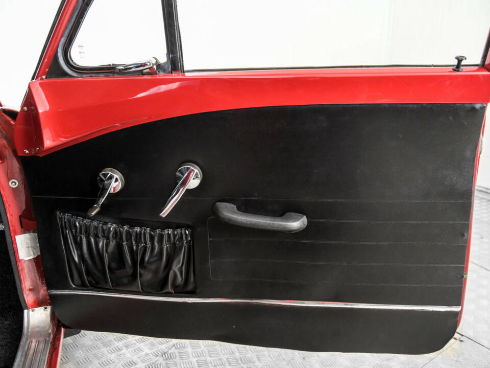 Image 40/50 of Volvo 1800 S (1965)