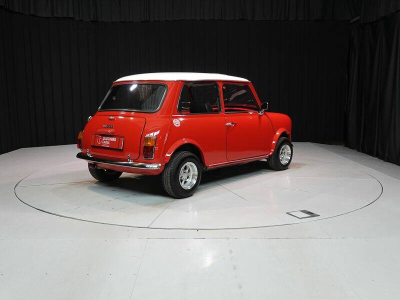 Image 2/15 of Mini 850 (1975)