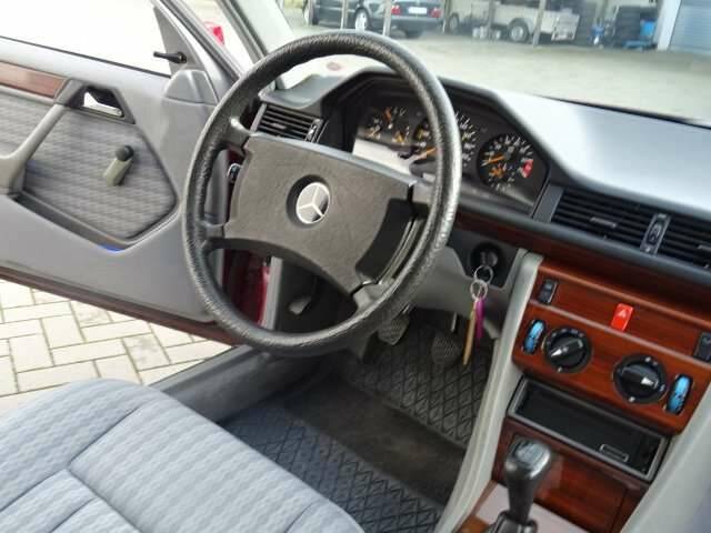 Bild 20/24 von Mercedes-Benz 230 E (1990)