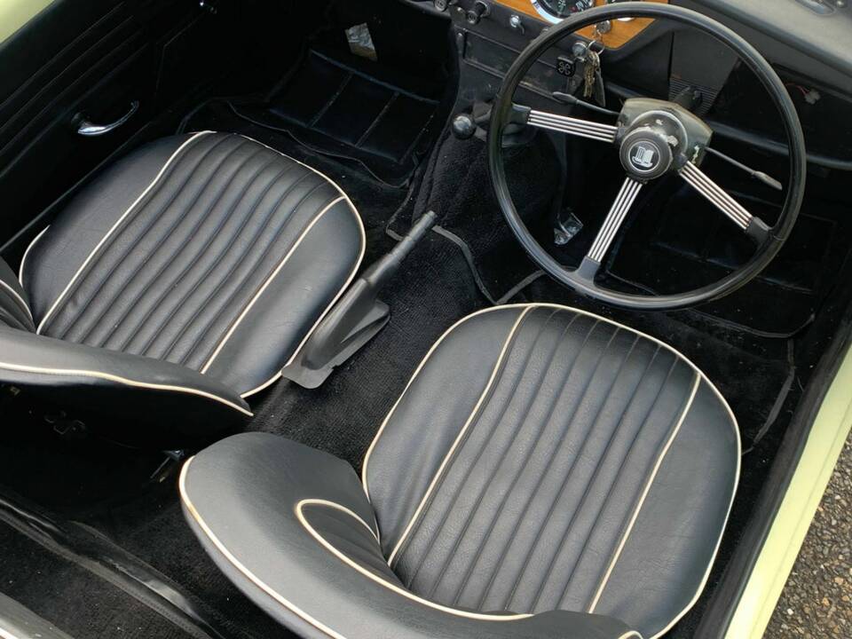 Afbeelding 2/8 van Triumph Spitfire Mk III (1968)
