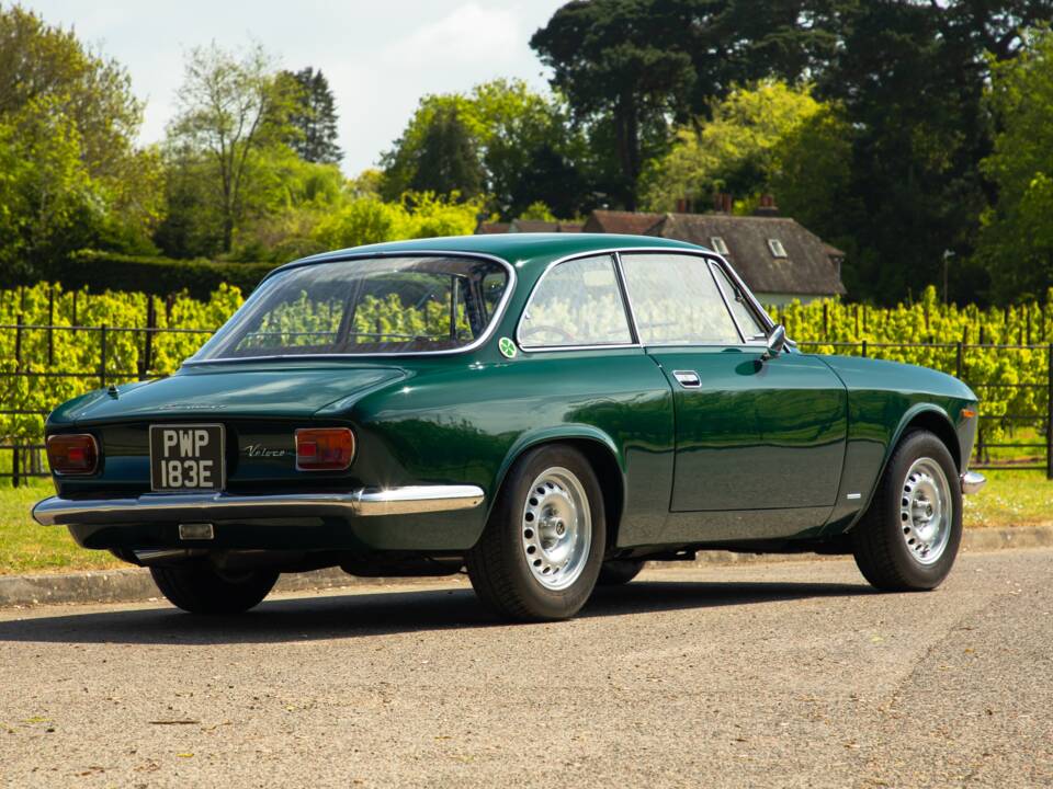 Imagen 12/50 de Alfa Romeo Giulia 1600 Sprint GT Veloce (1968)