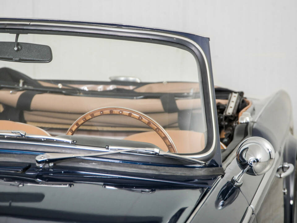 Image 23/50 de Triumph TR 250 (1968)