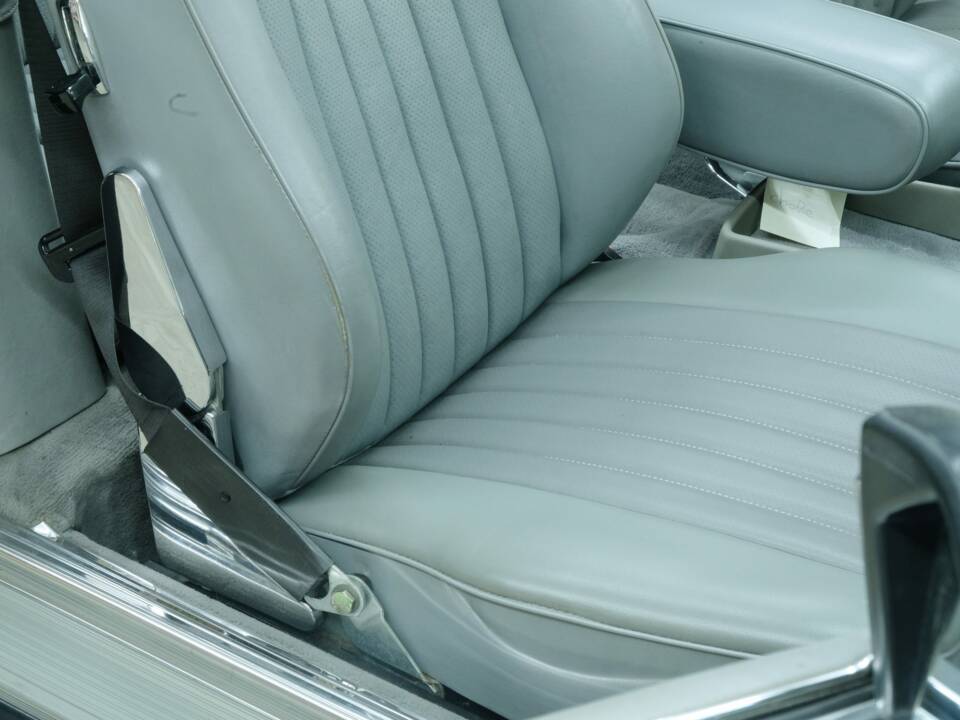 Image 27/50 de Mercedes-Benz 560 SL (1988)
