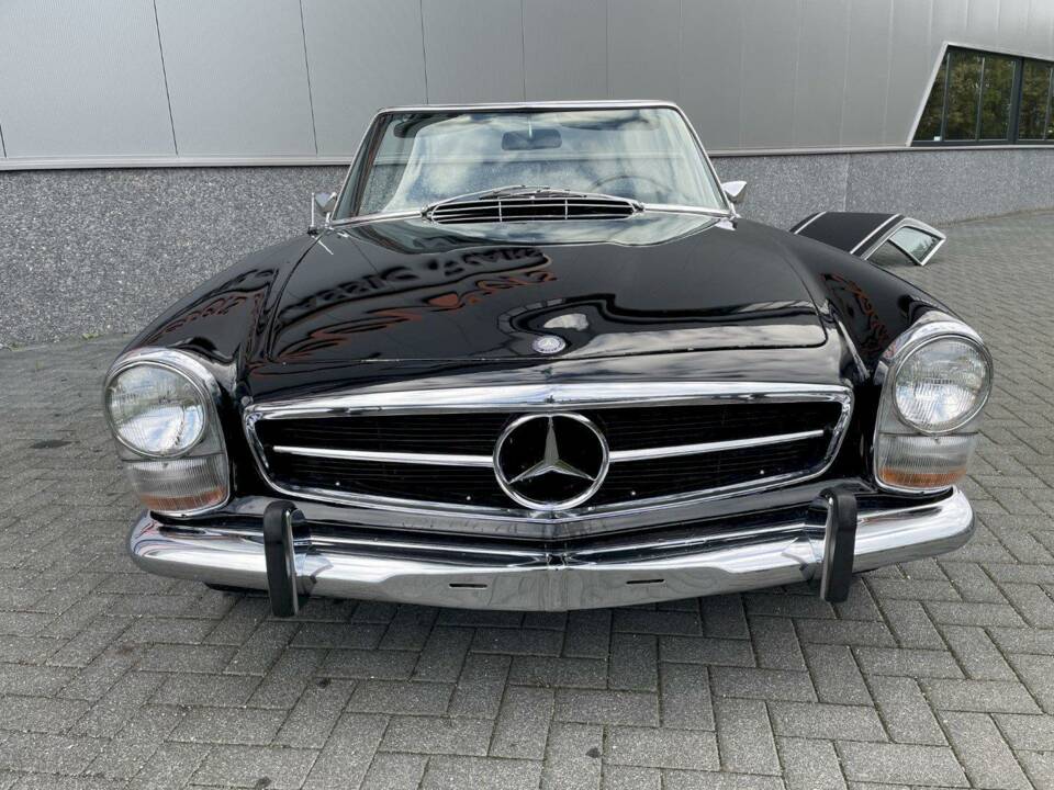 Immagine 6/36 di Mercedes-Benz 280 SL (1968)
