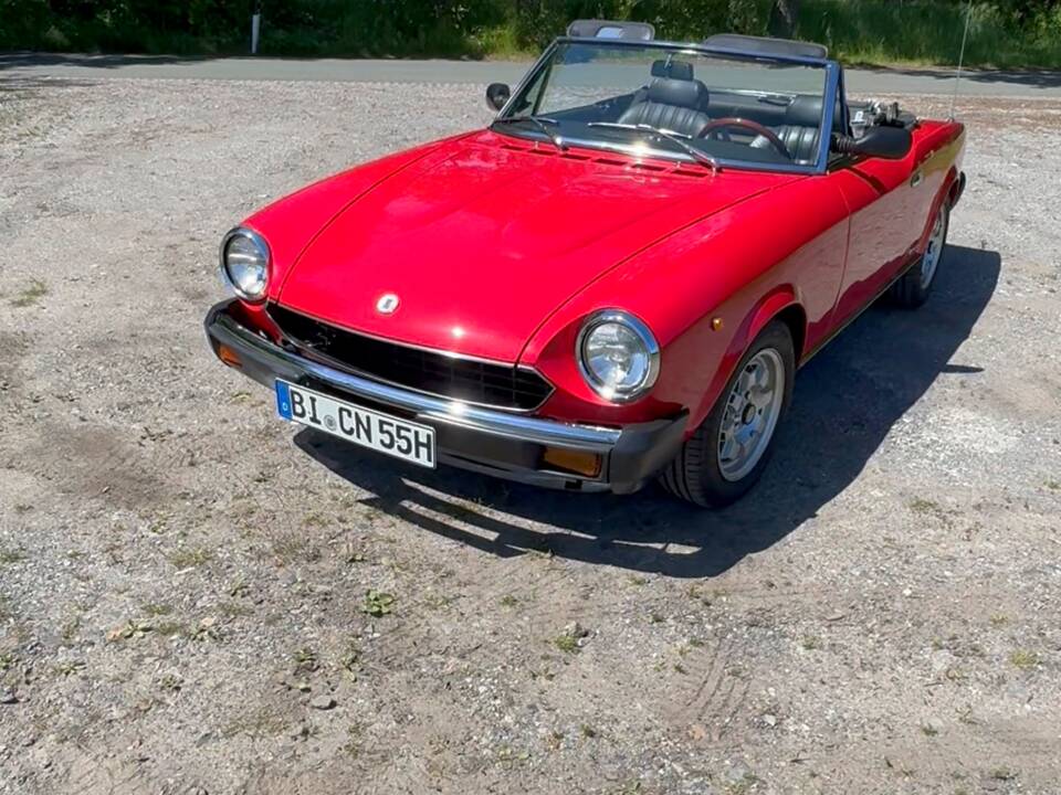 Afbeelding 34/100 van FIAT 124 Pininfarina Spidereuropa (1982)