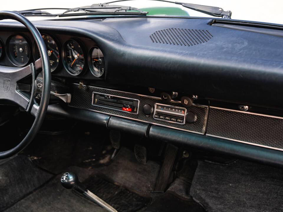 Image 19/32 of Porsche 911 2.2 S (1970)