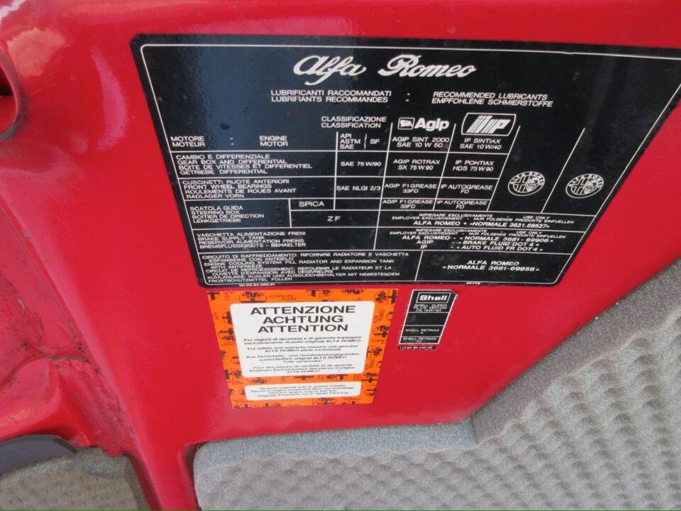 Image 26/32 of Alfa Romeo SZ (1990)