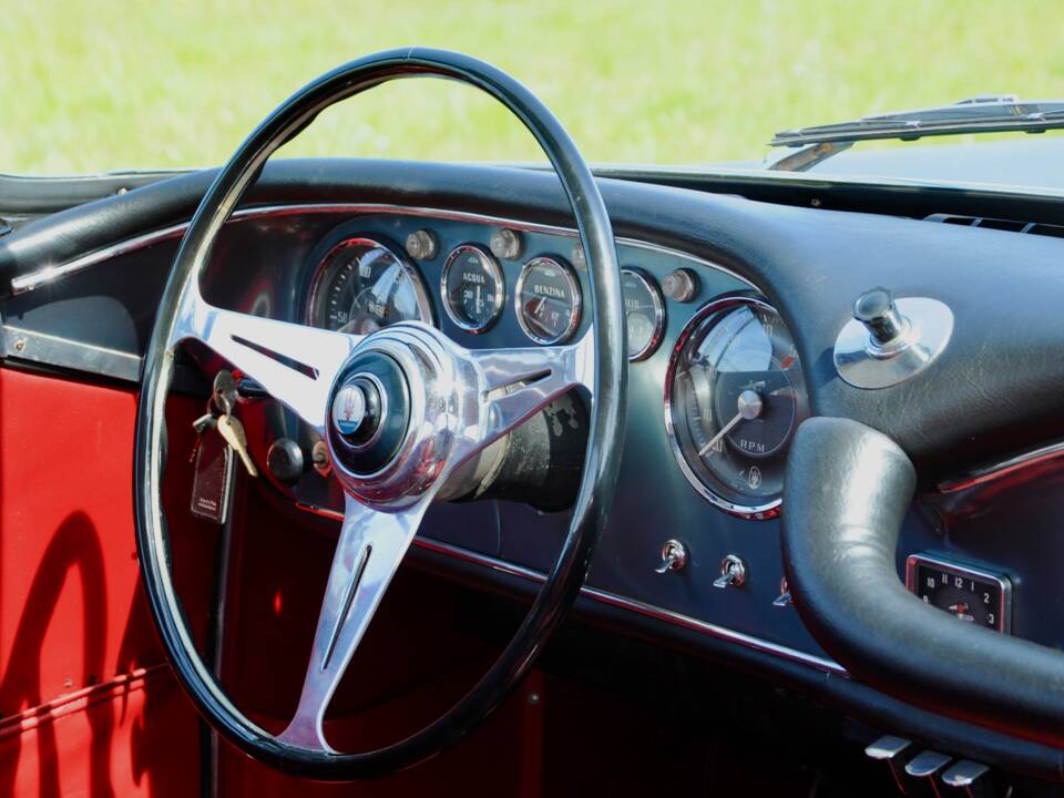 Bild 19/52 von Maserati 3500 GT Touring (1961)