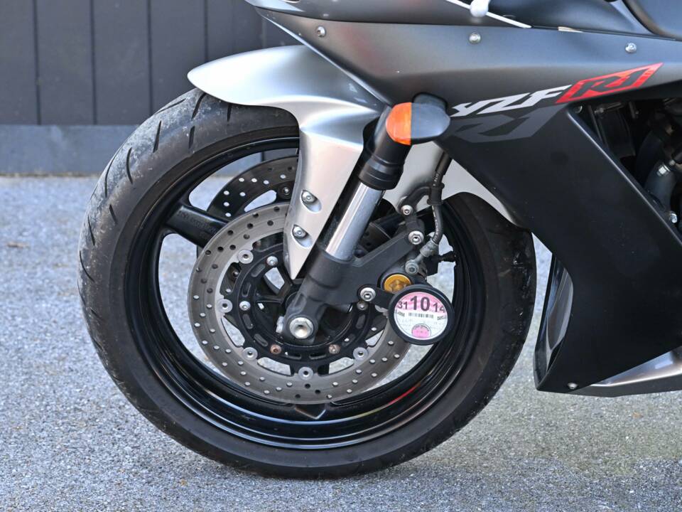 Bild 16/49 von Yamaha YZF-R1 (2002)
