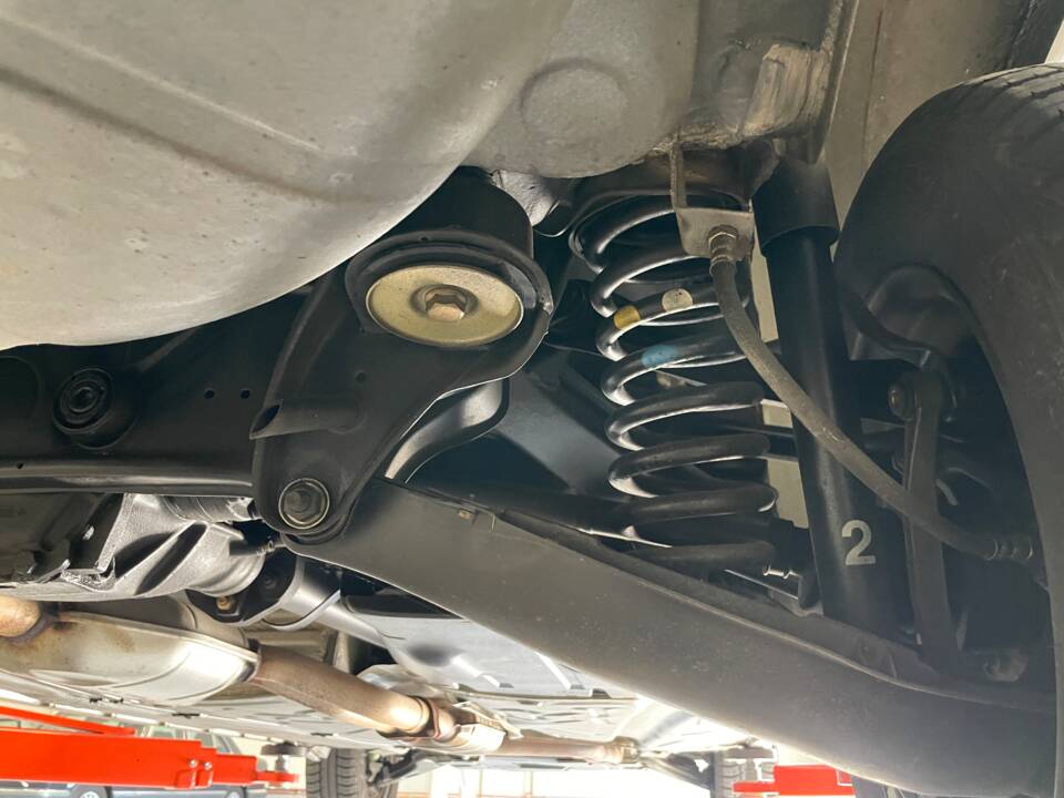 Immagine 24/32 di Mercedes-Benz E 200 (1994)