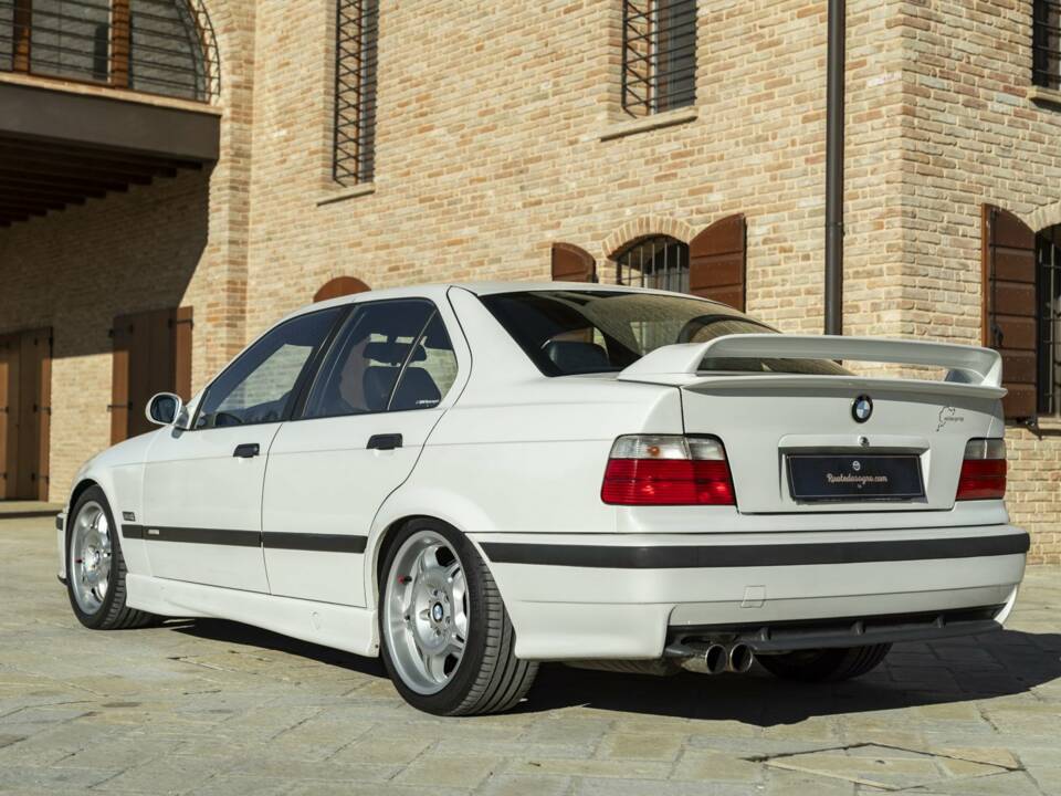 Image 7/50 of BMW 318 (1994)