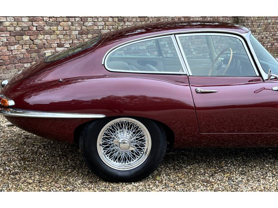 Image 20/50 de Jaguar E-Type 3.8 (1964)