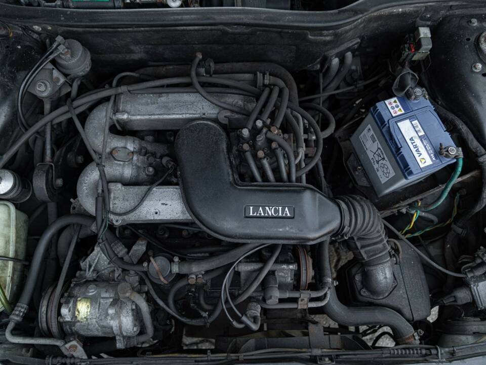 Image 36/41 of Lancia Thema 6V (1985)