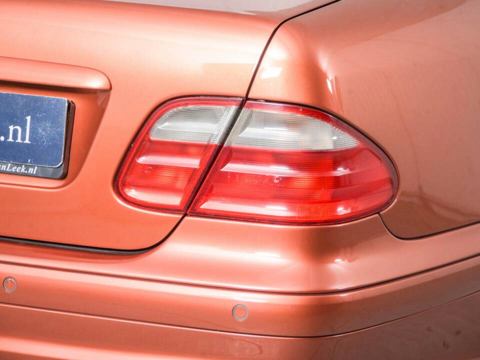 Image 30/50 of Mercedes-Benz CLK 430 (1999)