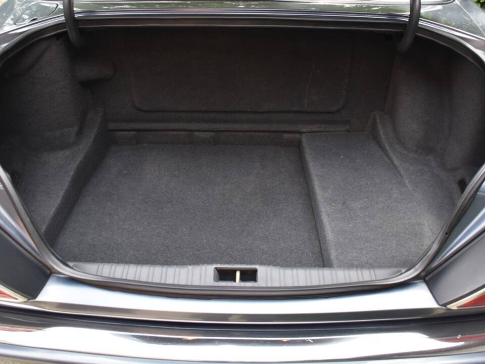 Image 32/40 of Jaguar XJ 6 4.0 Sovereign (1995)