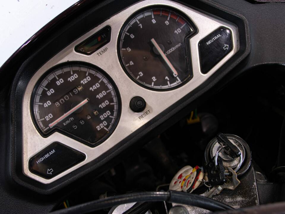 Image 33/50 of Yamaha XTZ 750 SuperTéneré (1990)