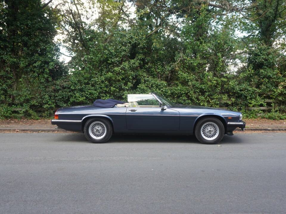 Image 7/20 of Jaguar XJS 5.3 V12 (1989)