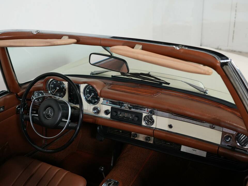 Imagen 24/39 de Mercedes-Benz 280 SL (1970)