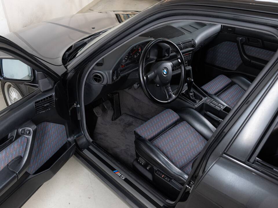 Bild 6/34 von BMW M5 (1993)