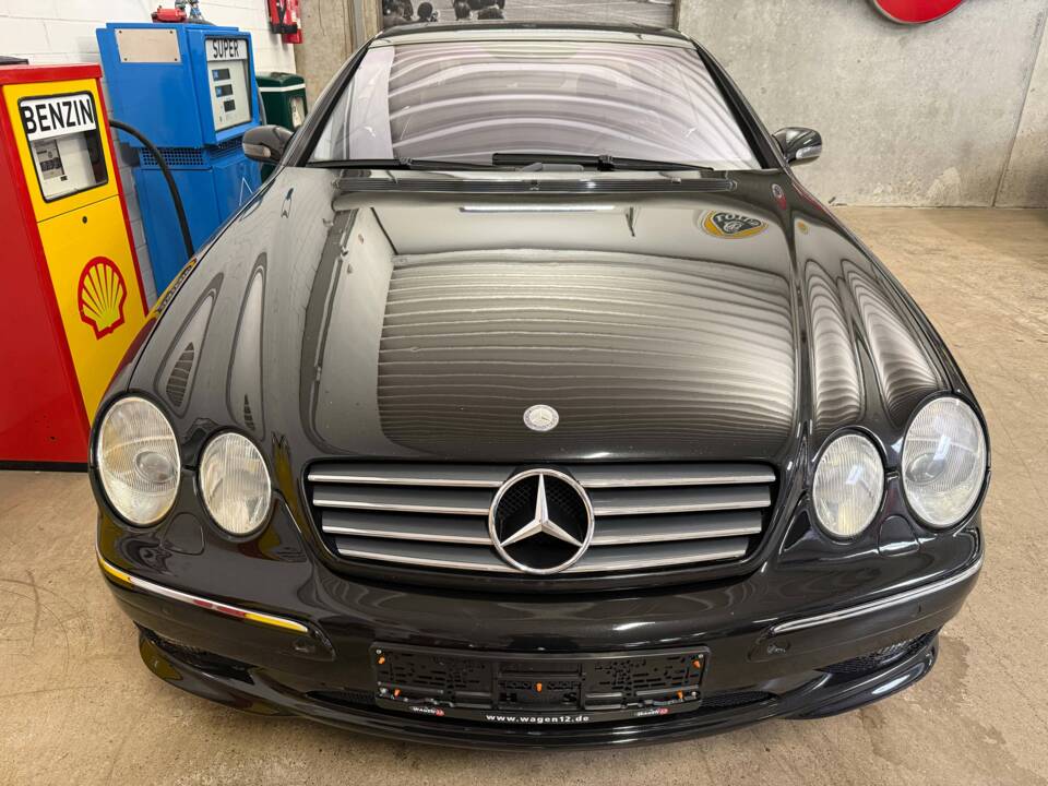 Immagine 4/19 di Mercedes-Benz CL 55 AMG (2001)
