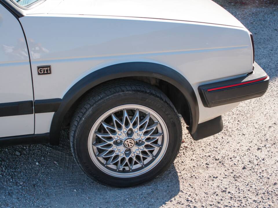 Bild 53/58 von Volkswagen Golf II GTi 1.8 (1988)