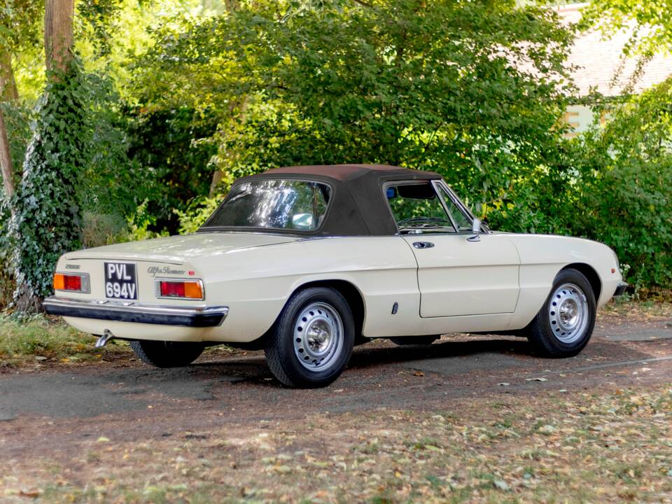 Immagine 3/50 di Alfa Romeo 2000 Spider Veloce (1980)