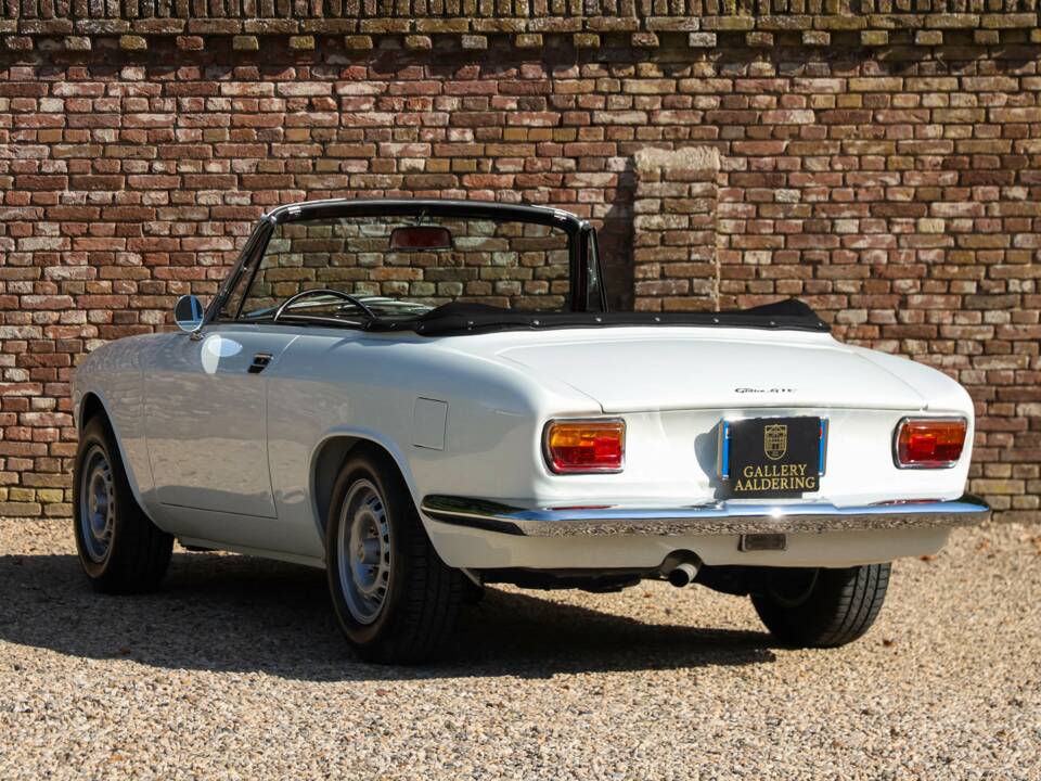 Image 2/50 of Alfa Romeo Giulia 1600 GTC (1966)