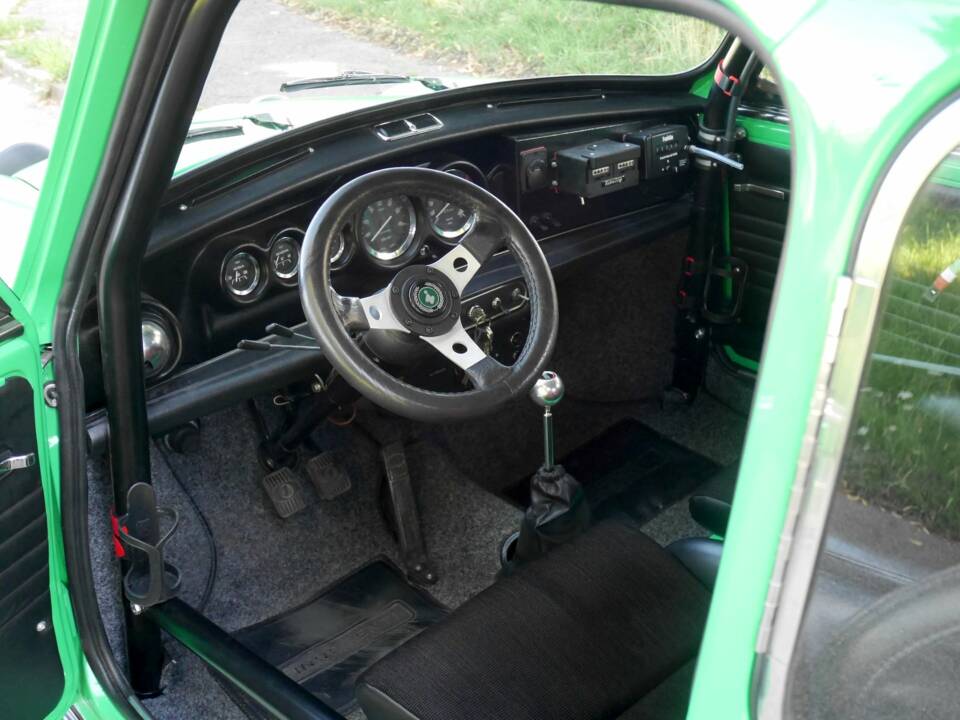 Imagen 10/50 de Innocenti Mini Cooper 1300 (1900)
