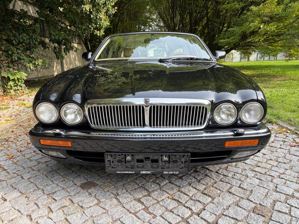 Bild 3/57 von Jaguar XJR 4.0 Supercharged (1997)