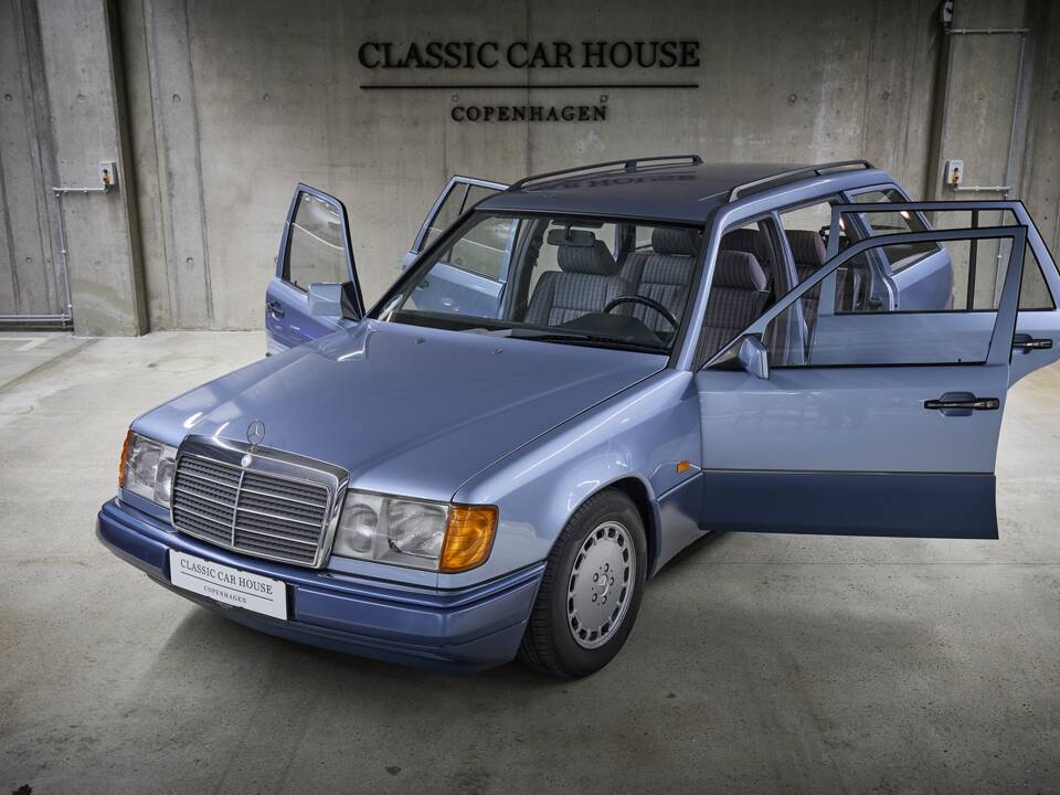 Image 19/100 of Mercedes-Benz 230 TE (1990)