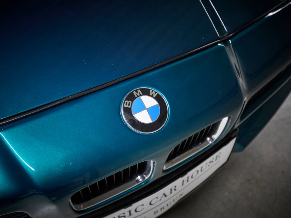 Image 13/81 de BMW 850i (1991)