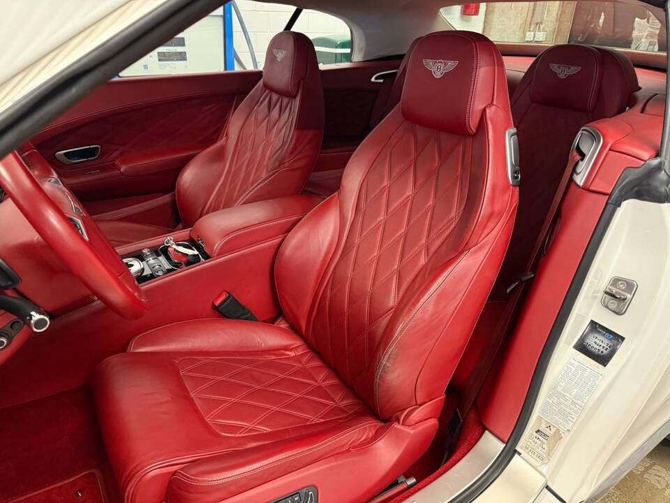 Image 12/20 of Bentley Continental GTC V8 (2012)