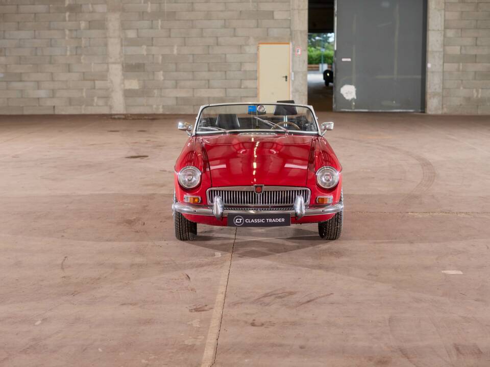 Image 3/27 of MG MGB GT (1972)