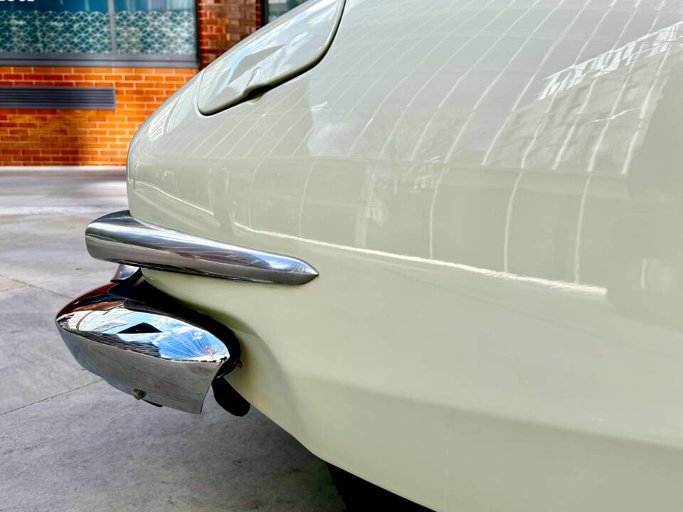 Image 21/56 of Citroën DS 19 (1958)