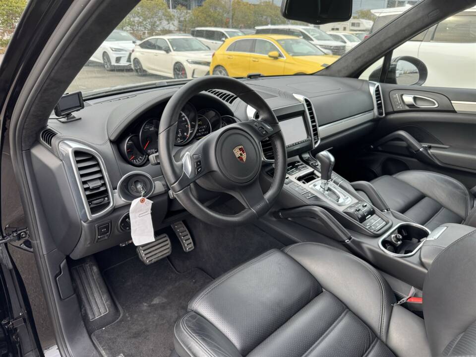 Bild 13/63 von Porsche Cayenne Turbo (2010)