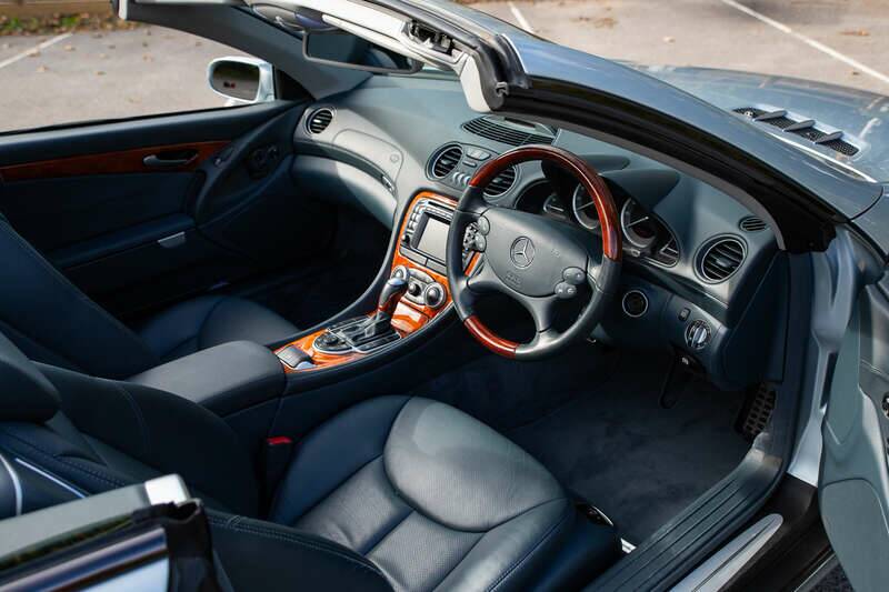 Image 2/50 of Mercedes-Benz SL 500 (2003)