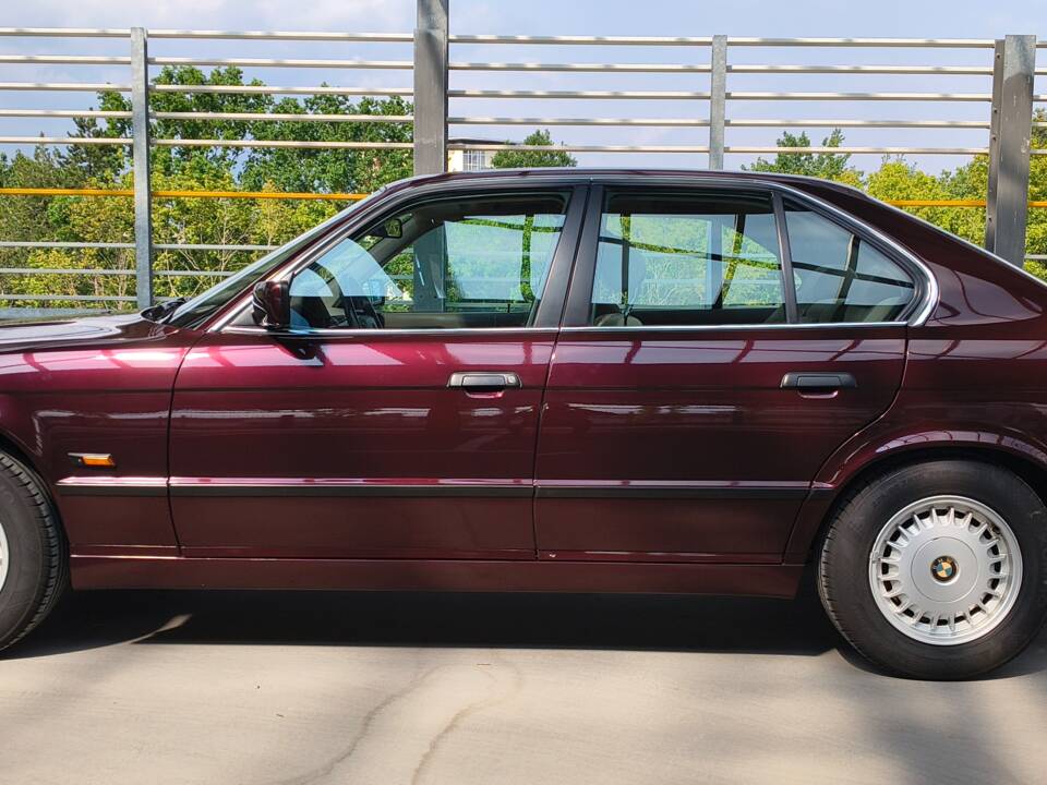 Bild 1/32 von BMW 520i (1994)