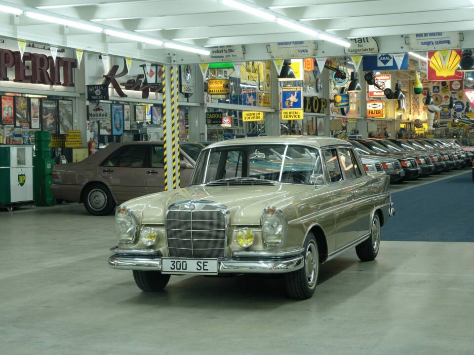 Image 3/50 of Mercedes-Benz 300 SE (1964)
