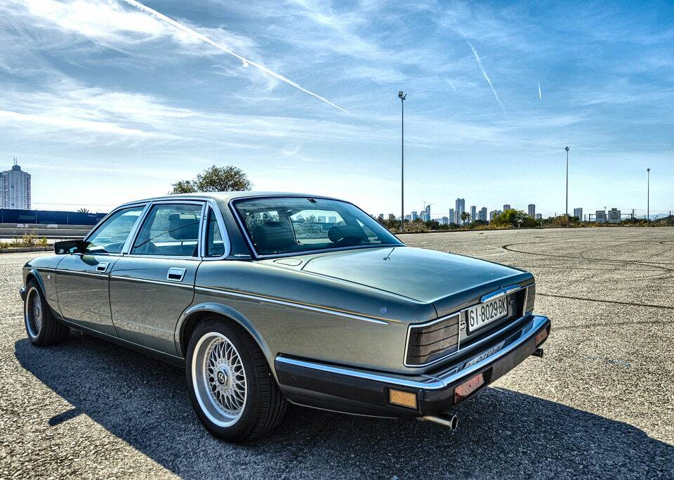 Bild 6/8 von Jaguar XJ 40 4.0 (1994)