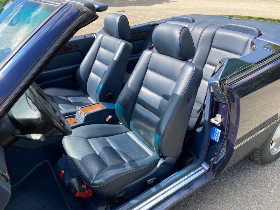 Image 14/31 of Mercedes-Benz E 220 (1994)
