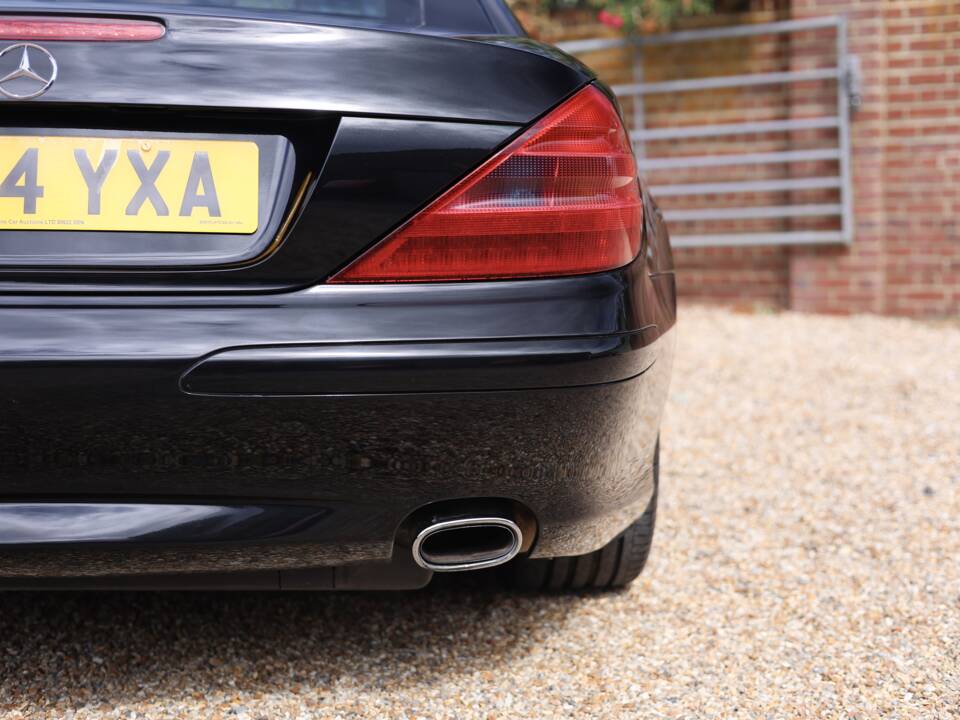 Image 21/50 de Mercedes-Benz SL 350 (2004)