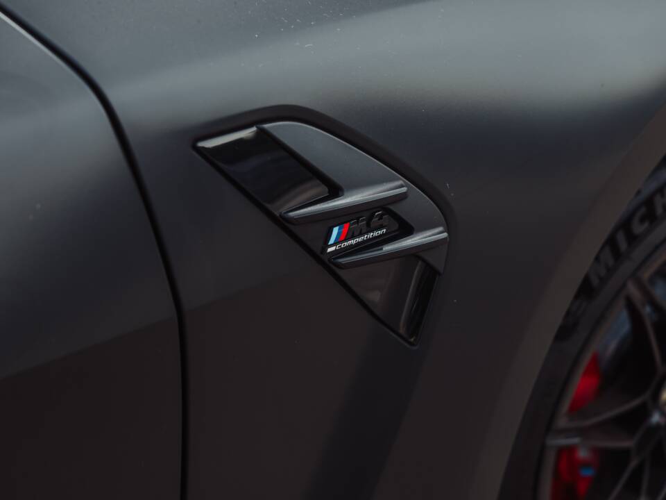 Image 8/14 of BMW M4 Competition xDrive (2024)